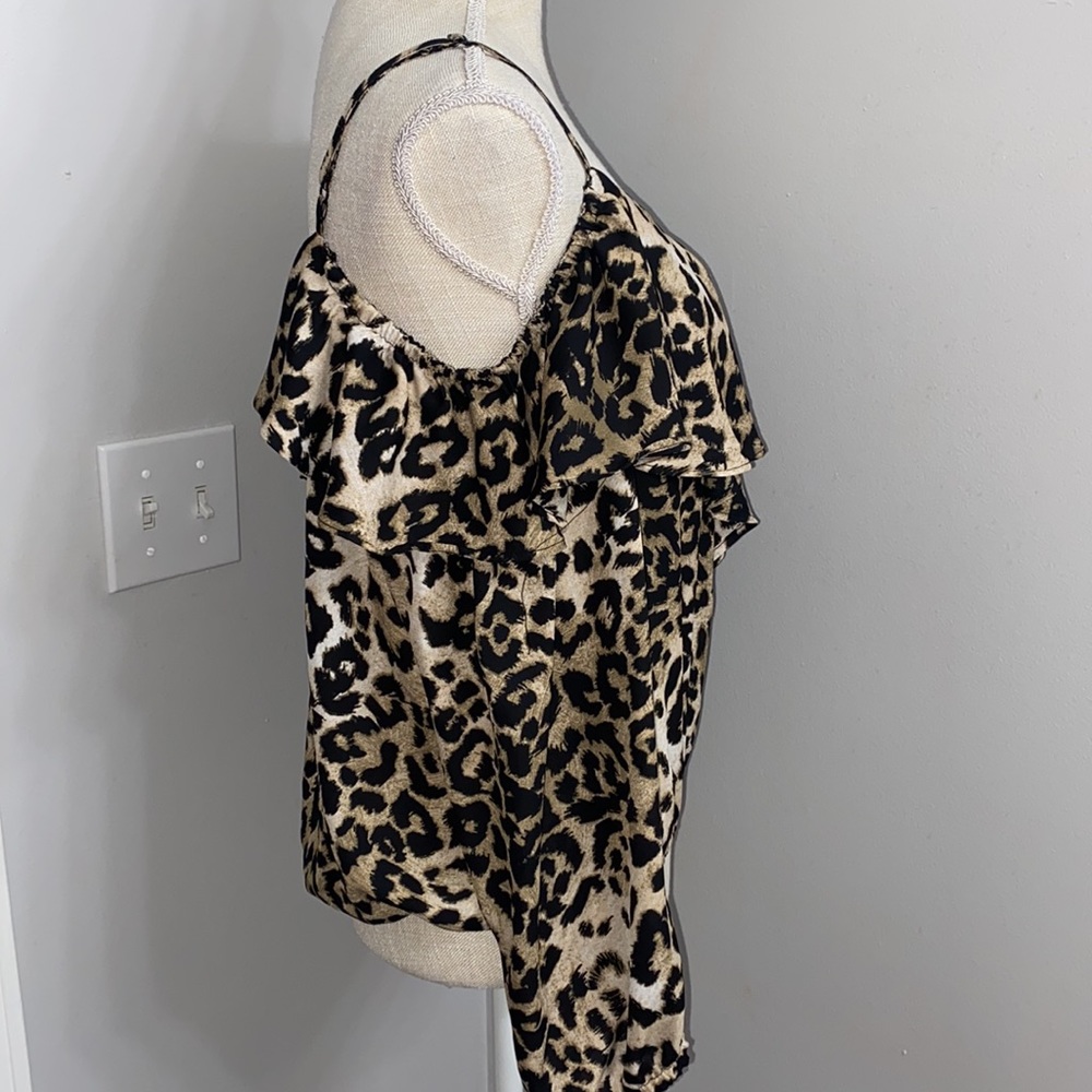 Liberty Love Cold Shoulder Blouse NWOT - Picture 5 of 11